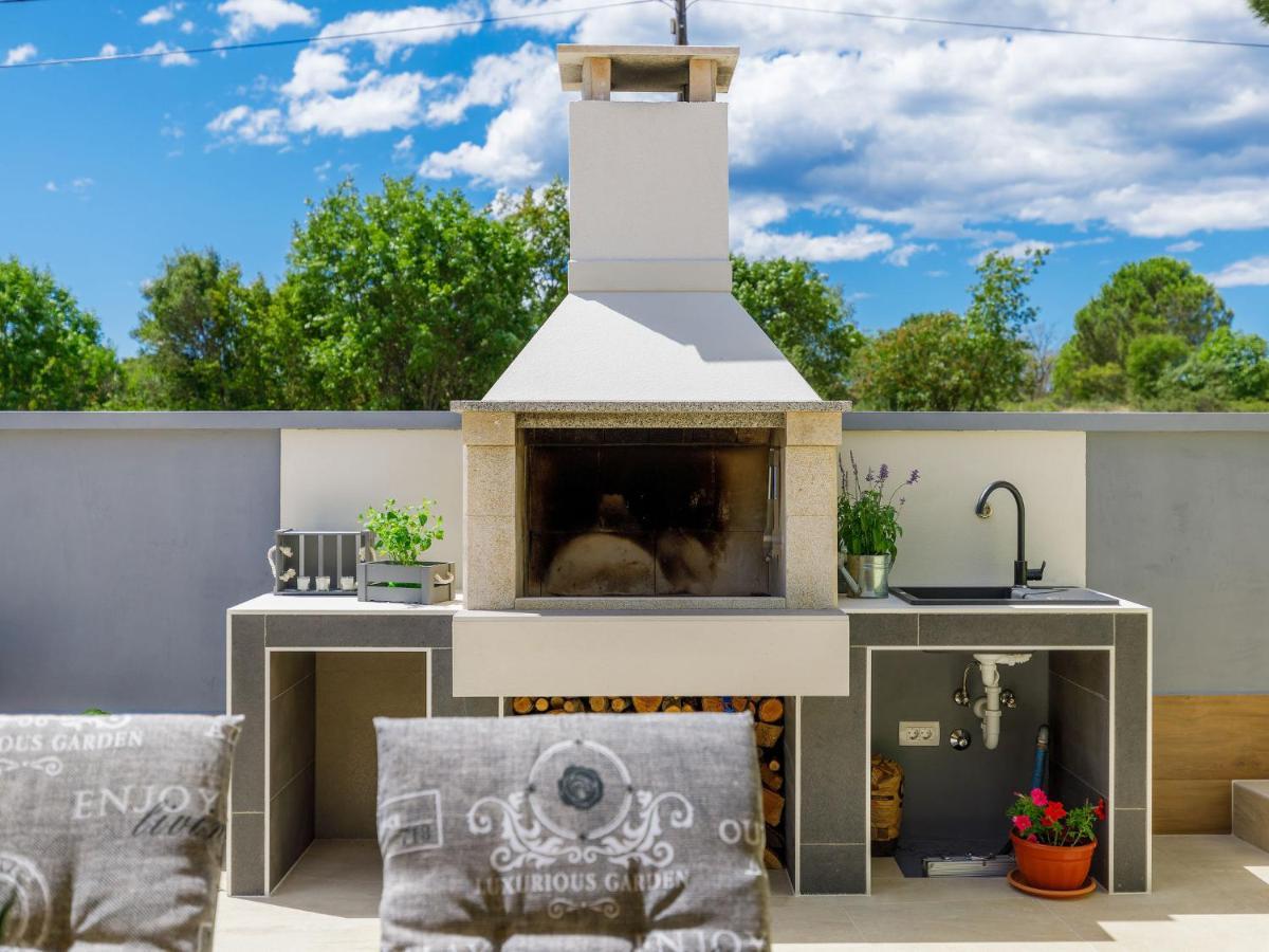 Holiday Home Laura By Interhome Pula Buitenkant foto