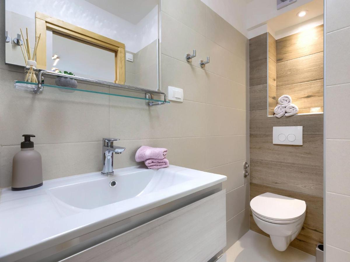Holiday Home Laura By Interhome Pula Buitenkant foto