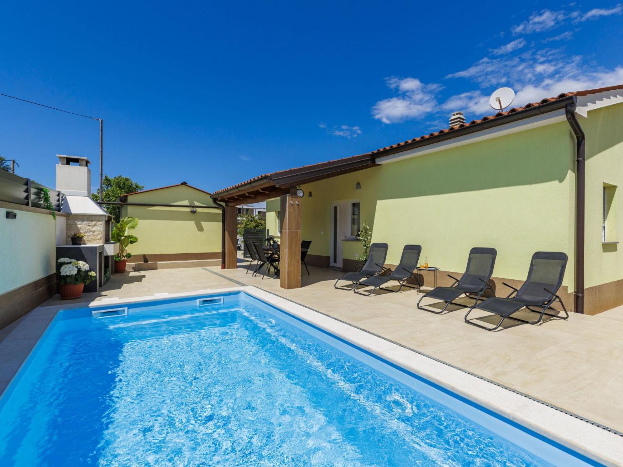Holiday Home Laura By Interhome Pula Buitenkant foto